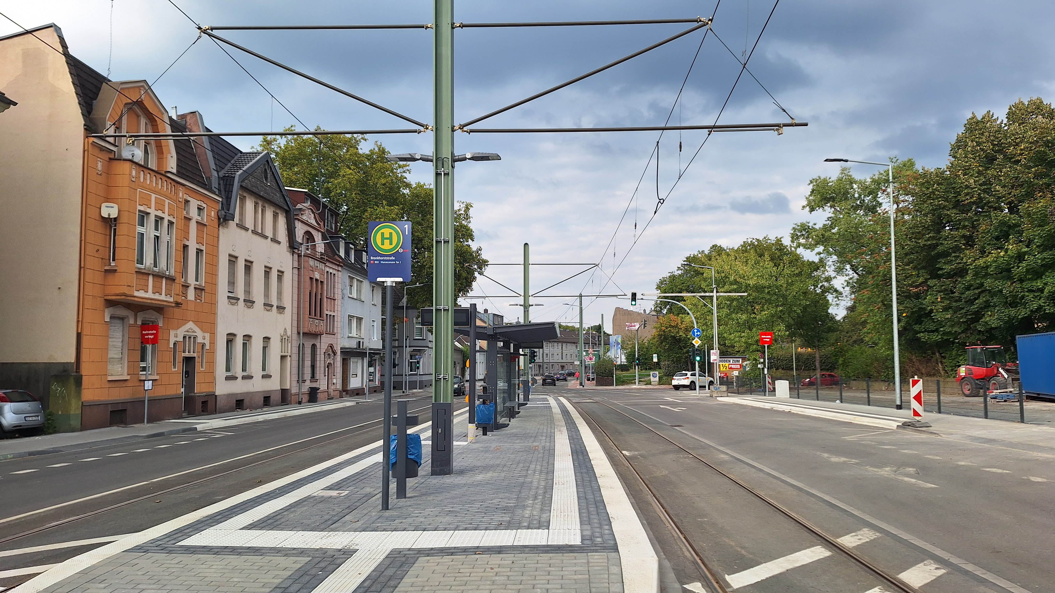 Barrierefrei umgebaute DVG-Bahnhaltestelle „Bronkhorststraße"