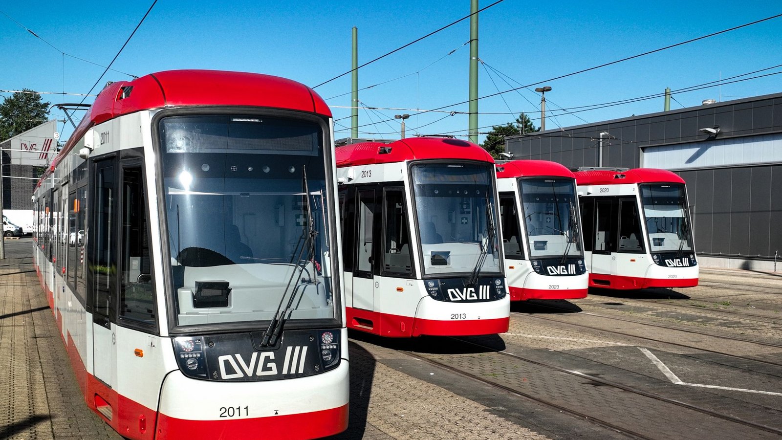 Mehrere neue NF4-Straßenbahnen auf dem Betriebshof Grunewald in Duisburg