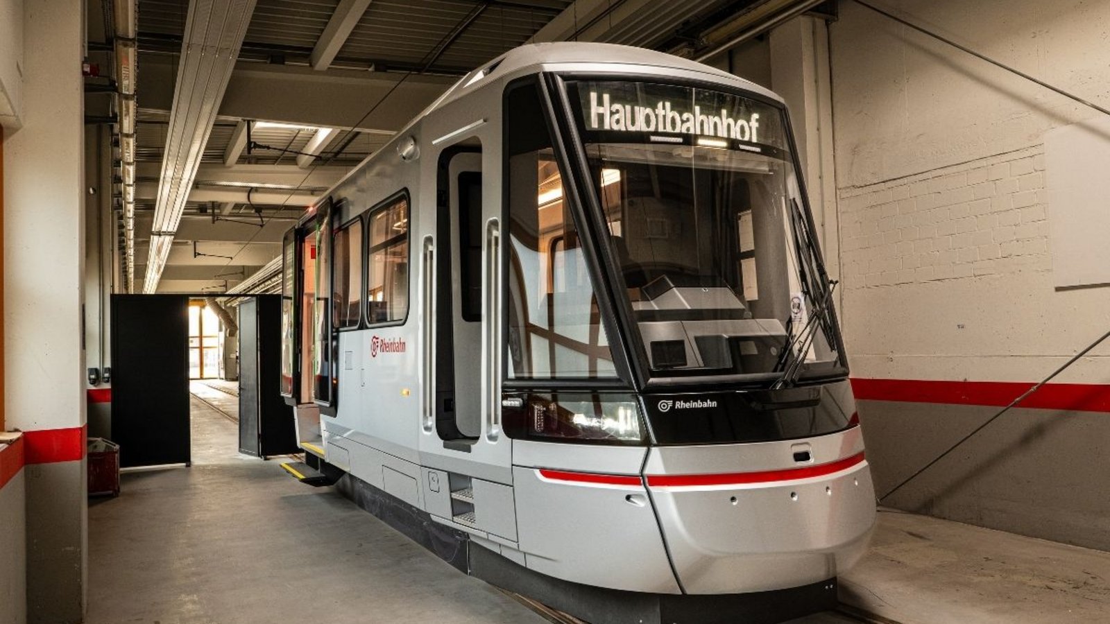 1:1-Modell der neuen Hochflur-Stadtbahn