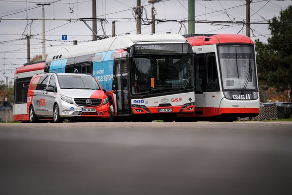 myBUS, Wasserstoffbus und Straßenbahn der DVG auf dem Betriebshof Grunewald in Duisburg